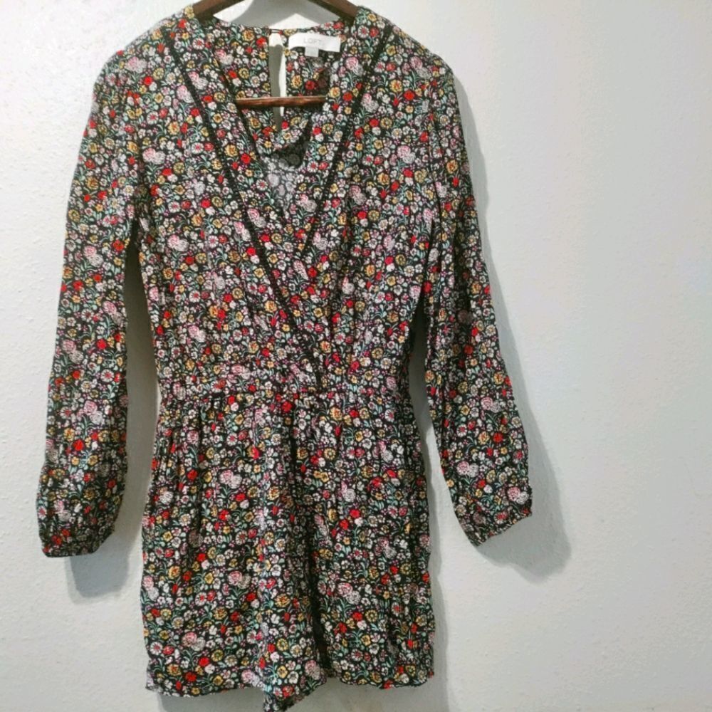 V Neck long sleeve blouse